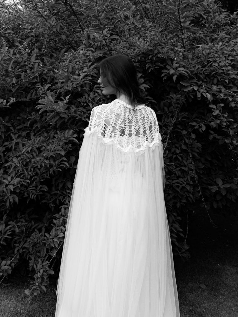 Capa de crochet y tul